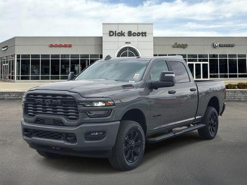 Ceramic Gray Clearcoat 2026 RAM 2500 Big Horn Crew Cab 4x4 6'4' Box