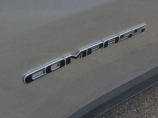 Billet Silver Metallic Clearcoat 2018 Jeep Compass Latitude