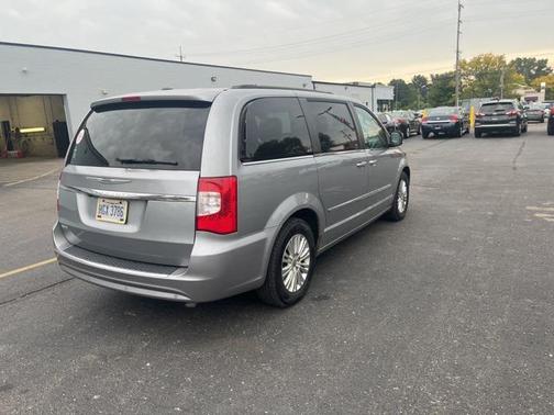 2014 Chrysler Town & Country Touring-L