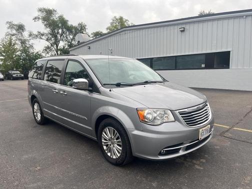 2014 Chrysler Town & Country Touring-L
