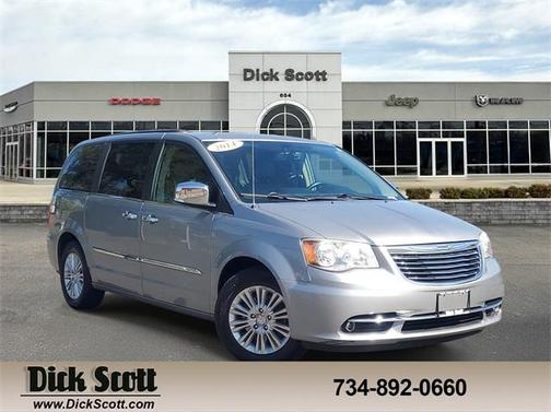2014 Chrysler Town & Country Touring-L