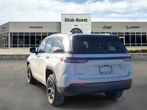 2026 Jeep Grand Cherokee Altitude