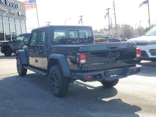 2026 Jeep Gladiator Sport