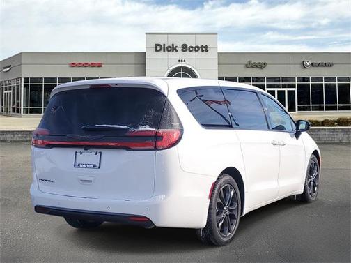 2026 Chrysler Pacifica L
