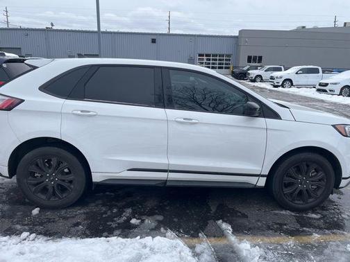 2023 Ford Edge SE