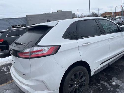 2023 Ford Edge SE