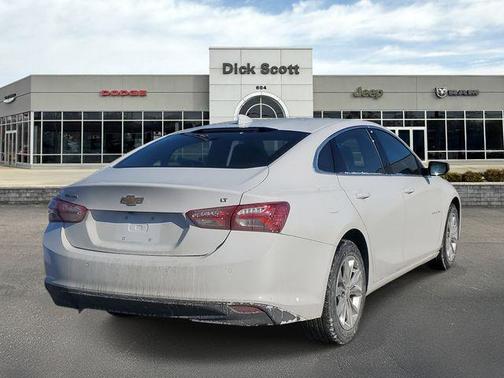 2022 Chevrolet Malibu FWD LT