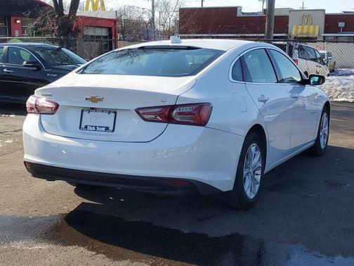 2022 Chevrolet Malibu FWD LT