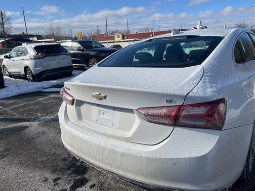 2022 Chevrolet Malibu FWD LT