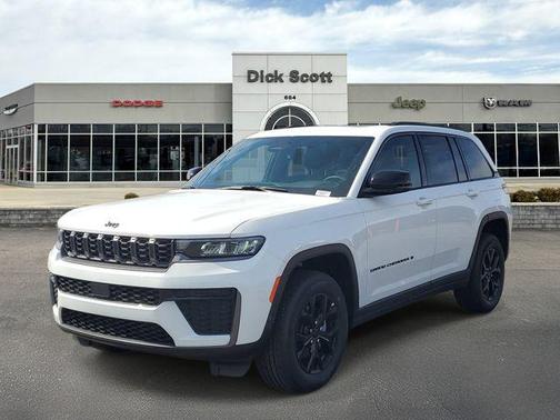Bright White Clearcoat 2026 Jeep Grand Cherokee Altitude