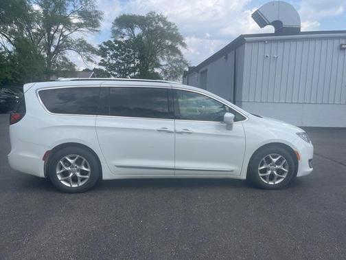 2019 Chrysler Pacifica Touring-L Plus