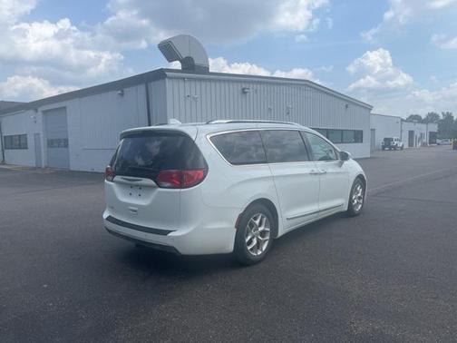 2019 Chrysler Pacifica Touring-L Plus