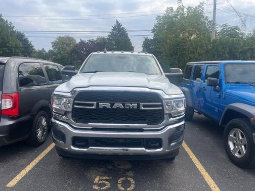 2022 RAM 2500 Tradesman Crew Cab 4x4 6'4' Box