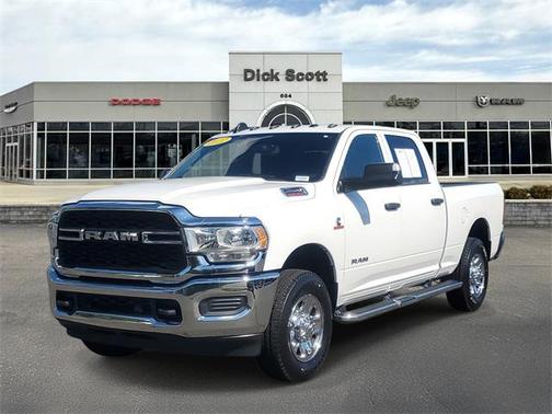 2022 RAM 2500 Tradesman Crew Cab 4x4 6'4' Box