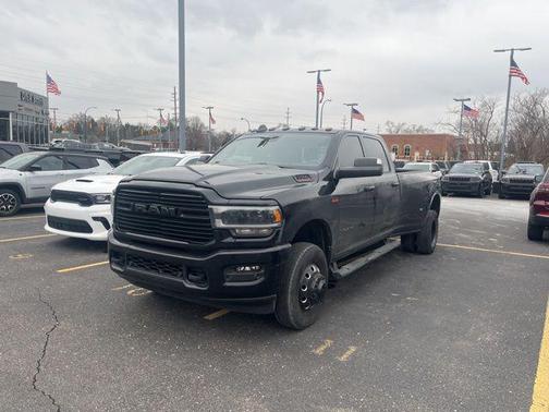 2021 RAM 3500 Big Horn Crew Cab 4x4 8' Box