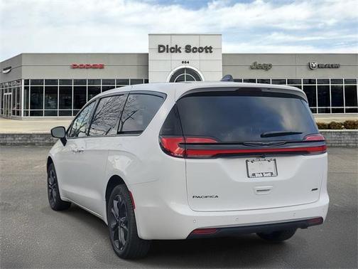 2026 Chrysler Pacifica L