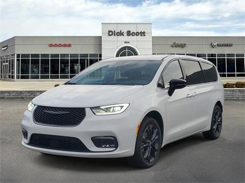 2026 Chrysler Pacifica L