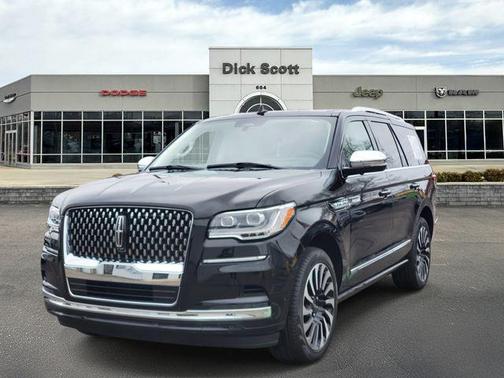 Infinite Black Metallic Clearcoat 2024 Lincoln Navigator Black Label