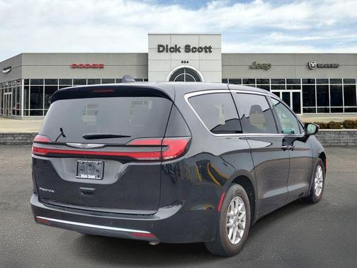 2025 Chrysler Pacifica L