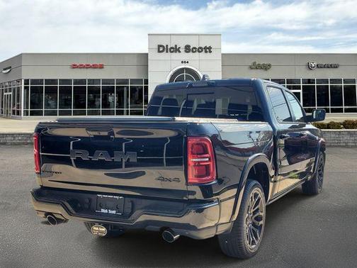 Diamond Black Crystal Pearlcoat 2026 RAM 1500 Limited