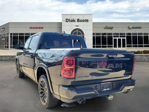 Diamond Black Crystal Pearlcoat 2026 RAM 1500 Limited