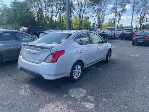 2015 Nissan Versa 1.6 SV