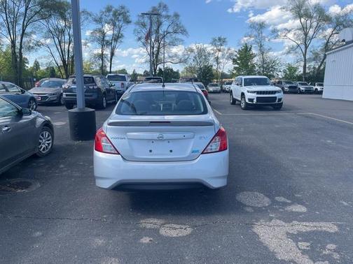 2015 Nissan Versa 1.6 SV