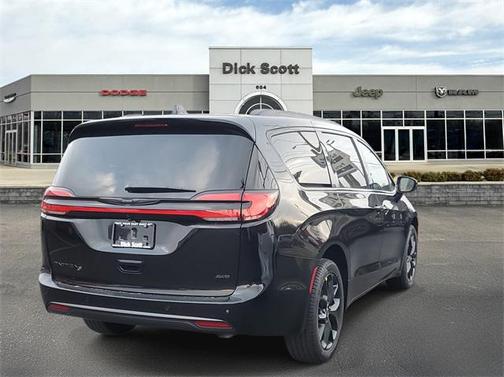 2026 Chrysler Pacifica L