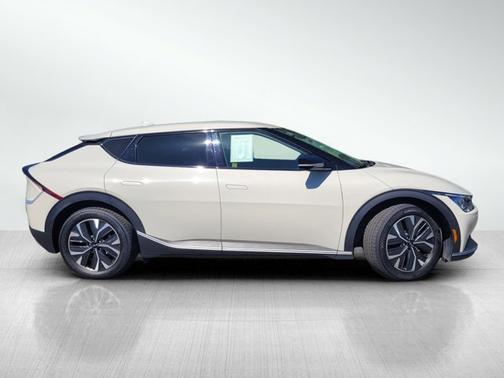 Glacier 2024 Kia EV6 LIGHT LONG RANGE