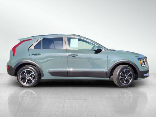 2025 Kia Niro EX