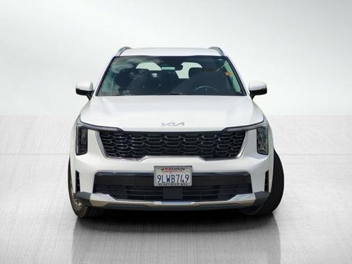 Glacial White Pearl 2024 Kia Sorento S