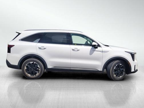 Glacial White Pearl 2024 Kia Sorento S