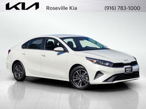 Snow White Pearl 2024 Kia Forte LXS