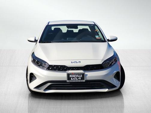Snow White Pearl 2024 Kia Forte LXS