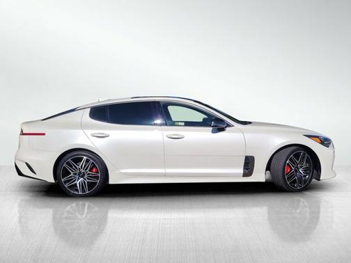 2022 Kia Stinger GT1