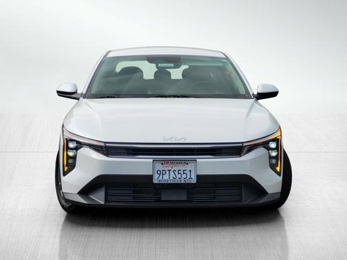 Snow White Pearl 2025 Kia K4 LXS