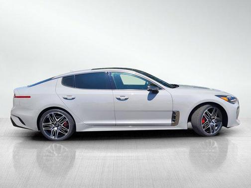 2022 Kia Stinger GT1