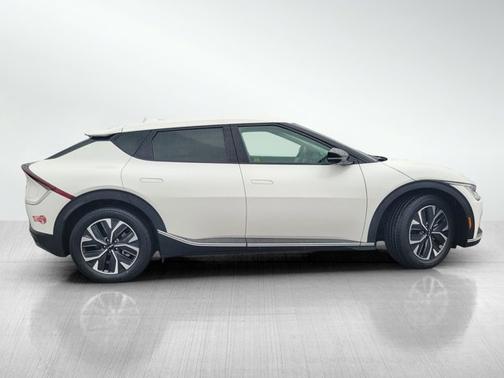 Snow White Pearl 2024 Kia EV6 LIGHT LONG RANGE