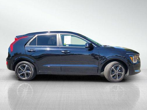 2023 Kia Niro SX