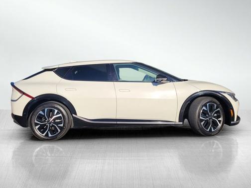 Glacier 2023 Kia EV6 WIND