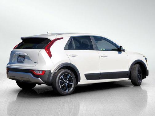 2025 Kia Niro LX