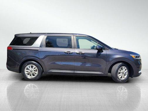 2022 Kia Carnival LXS
