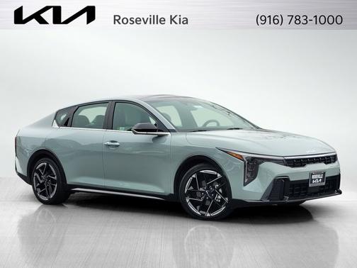 2025 Kia K4 GT-LINE