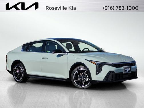 2025 Kia K4 GT-LINE