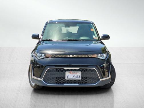 Fusion Black 2024 Kia Soul LX
