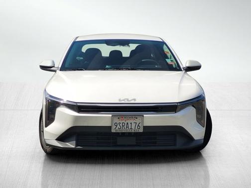 Snow White Pearl 2025 Kia K4 LX