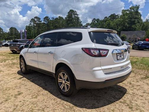 Photo 3 of 24 of 2017 Chevrolet Traverse 1LT
