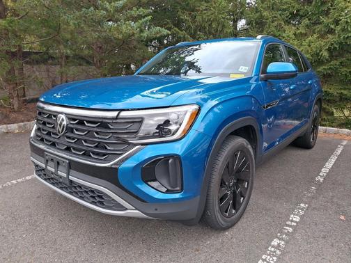 2024 Volkswagen Atlas Cross Sport 2.0T SE w/Technology