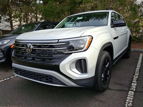 2026 Volkswagen Atlas Peak Edition