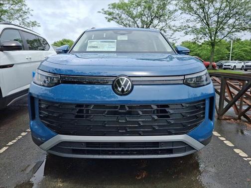 2025 Volkswagen Tiguan 2.0T SE 4MOTION